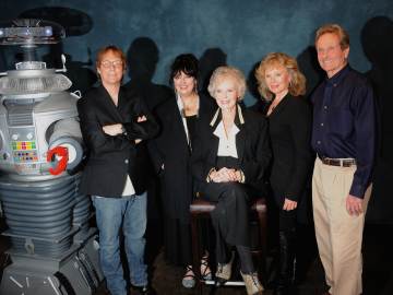 ‘60s Sci-Fi Star Bill Mumy Pays Tribute to His TV Mom on Her 100th… 