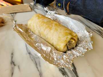 Beloved Burrito Location Closing After 51 Years in Los… 