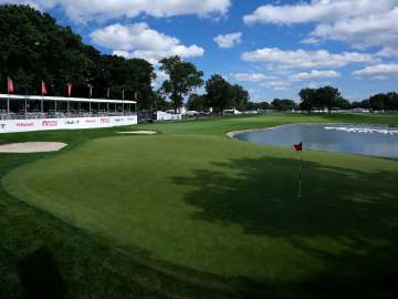 Surprise Study Says It Might Be Dangerous to Live Near a Golf… 