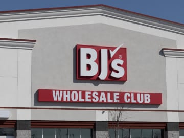 BJ’s Stylish New 10-Piece Glass Container Set Will Make Meal Prep a… 