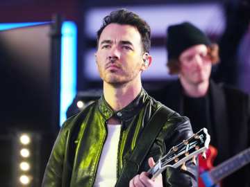 Kevin Jonas Reveals Tough Financial Lesson He Learned After Band… 