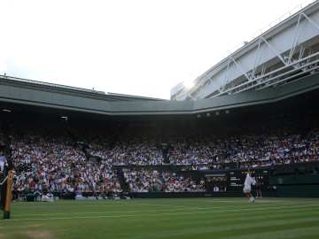 Wimbledon Final Stopped by Embarrassing Fan… 