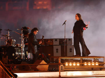 Ozzy Osbourne’s Death Sparks Outpouring of Celebrity… 
