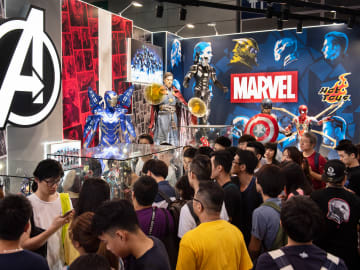 Alan Cumming Reveals He Got in Trouble for Leaking ‘Avengers: Doomsday’… 