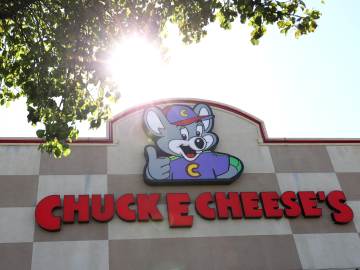 Florida Police Arrest Chuck E. Cheese Mascot on Felony… 