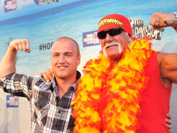 Fans Rally Around Hulk Hogan’s Son After Heartbreaking Post About His Dad’s… 