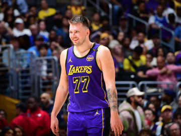 Luka Dončić’s Offseason Lakers Recruiting Sparked Deandre Ayton, Marcus Smart… 