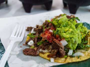 Beloved Taco Truck Robbed By Group of Nearly 30 Men and Its Workers… 