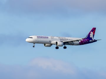 Hawaiian Airlines Pilot Issues a Warning Amid… 