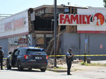Woman Sues After Fatal Family Dollar Roof… 