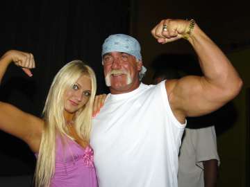 Brooke Hogan Shares Emotional Wedding Memory With Hulk… 