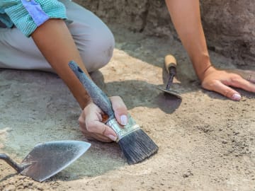 Archaeologists Unearth 2,050-Year-Old Roman Civic… 