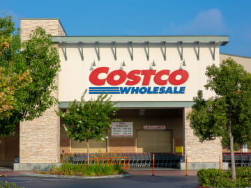 Fans Say Costco’s New Freshly Baked Bread Flavor is ‘So Fluffy’ and a… 
