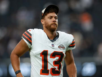 NFL WAG Shares Her Unconventional Emergency Contact Trick for Her… 