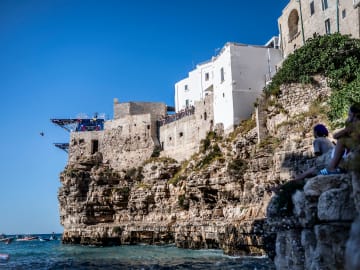 Tourist Dies After Cliff-Diving Accident in Popular Italian… 