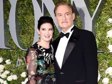 Kevin Kline Reveals Secret to 35-Year Marriage to Phoebe… 