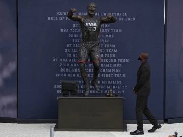 Dwyane Wade Statue Unveiling Goes Viral for Wrong… 