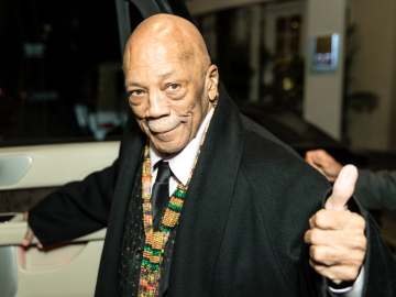 Quincy Jones, Legendary Music Producer, Dead at… 