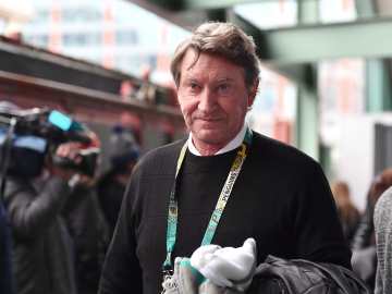 $3M Wayne Gretzky Rookie Card Case Heading to… 