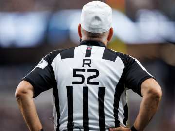 Lasik Makes Incredible Offer to NFL Refs After Bad Call… 