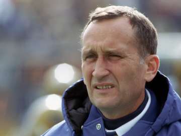 Ex-Notre Dame Football Coach Dead at… 