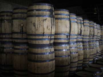 I Used to Hate Smokey Whiskey—Until I Tried These Oak Stave-Finished… 
