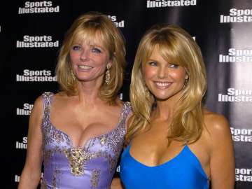Legendary ‘SI Swim’ Model Dismisses Her Iconic Photos as… 