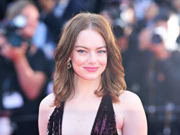 Emma Stone’s Gigantic Net Worth Proves It Pays to Be Funny in… 