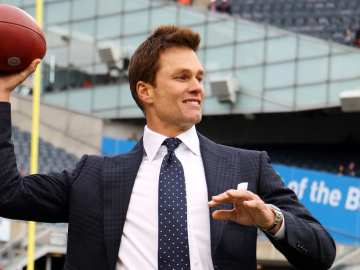 Tom Brady Shows Off Post-Retirement Abs in Shirtless Fishing… 