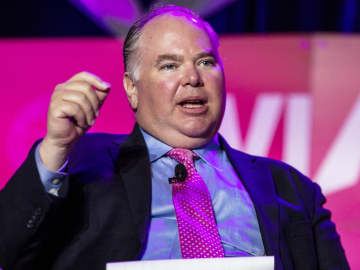Frontier CEO Calls Customers 