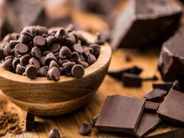 Eating Chocolate Linked to Lower Diabetes Risk, But There
