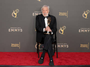 Dick Van Dyke, 98, Details Harrowing Escape From Malibu… 