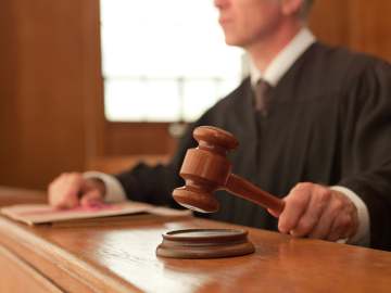 Parents Face Multiple Charges for Allegedly Faking Child’s Cancer for… 