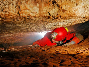 Rescue Efforts Underway to Free Trapped Cave Explorer in… 