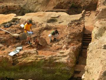Archaeologists Uncover Hundreds of Iron Age Weapons, Rare… 