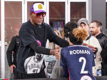 Dennis Rodman Trying to Make Up With Daughter After Public… 