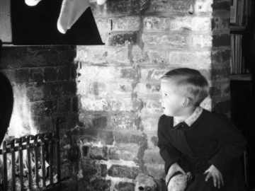 Coziest Fireplace Yule Logs You Can Stream Right… 