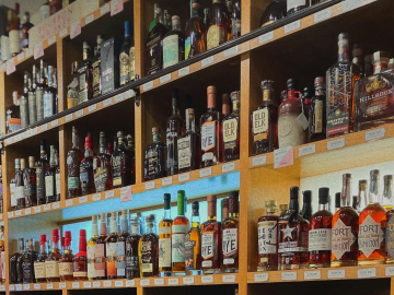 This Bottom-Shelf Brand Just Dropped an Incredible Single-Barrel Bourbon. Here