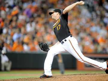 Famed MLB Pitcher Dies at… 