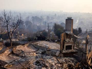 Couple Watched Wildfire Burn Down Home on Ring… 