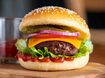 Study Names the Healthiest Fast Food Burgers in… 