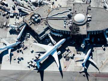 United Airlines Passenger Fined $10,000 for ‘Appalling’… 