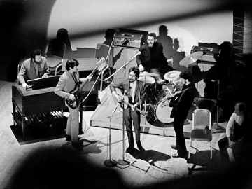 Last Surviving Member of Iconic Rock Group Dies at… 