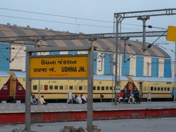 13 Dead After Jumping From Train, Being Hit by… 