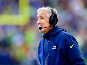 Raiders Recruit NFL Legend for 3-Year Coaching… 