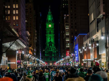 Police Make Arrest After Car Drives Through Crowd of Eagles… 
