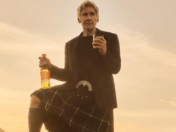 Harrison Ford Goes Hard in a Kilt For Glenmorangie… 