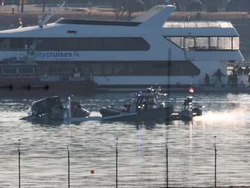 Officials Issue Grim Update in Search for Potomac Plane Crash… 