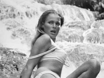63 Years Ago, The First James Bond Movie Filmed Its Last Scene… 