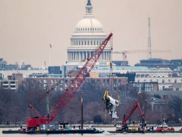 D.C. Airport Employees Arrested for Leaking Plane Crash… 
